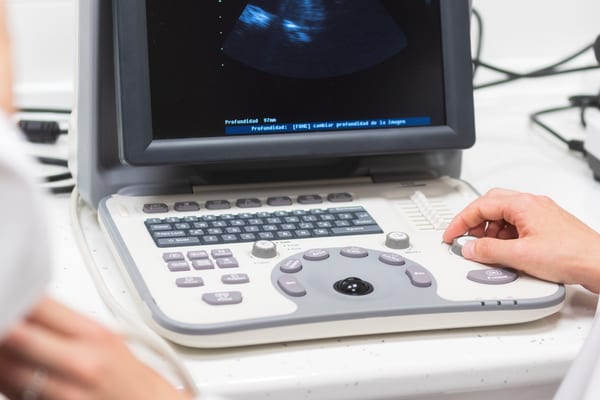 Ultrassonografia geral: exame de abdome, tireoide e mamas na Ressonar, João Pessoa
